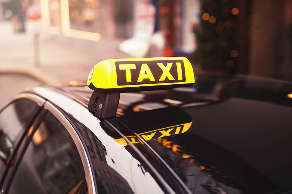 Czym różni się Uber od taksówki?